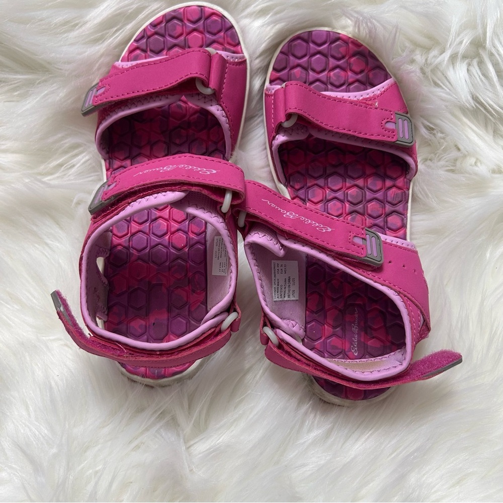 Size 4 Girls Eddie Bauer Sandals E1